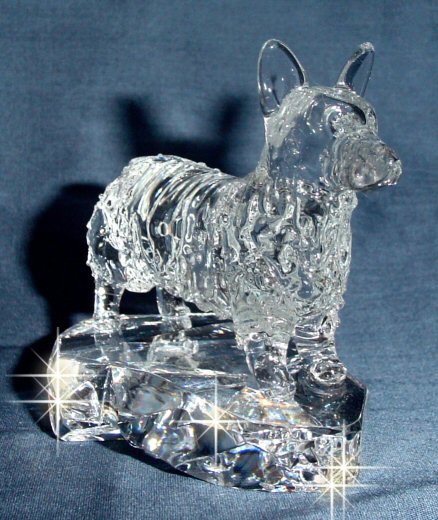 Hand-Sculpted Crystal Statue of Pembroke Welsh Corgi 3/4 View